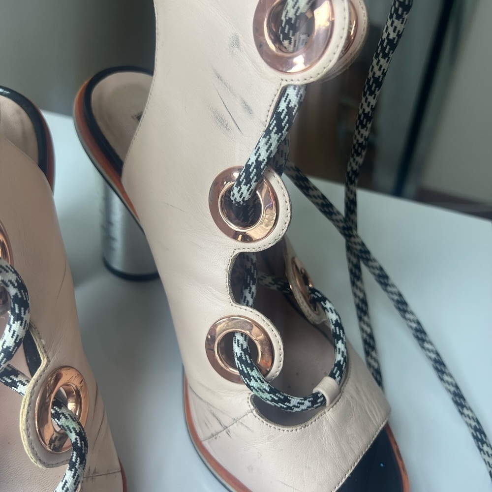 Kat Maconie - Picture 8 of 15